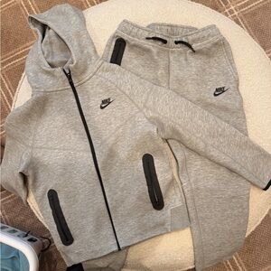 Nike Tech Gray Tracksuit with Black Accents